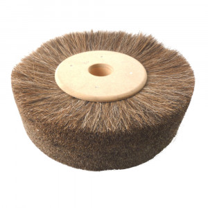 ESCOVA DE CRINA C/CASQUILHO